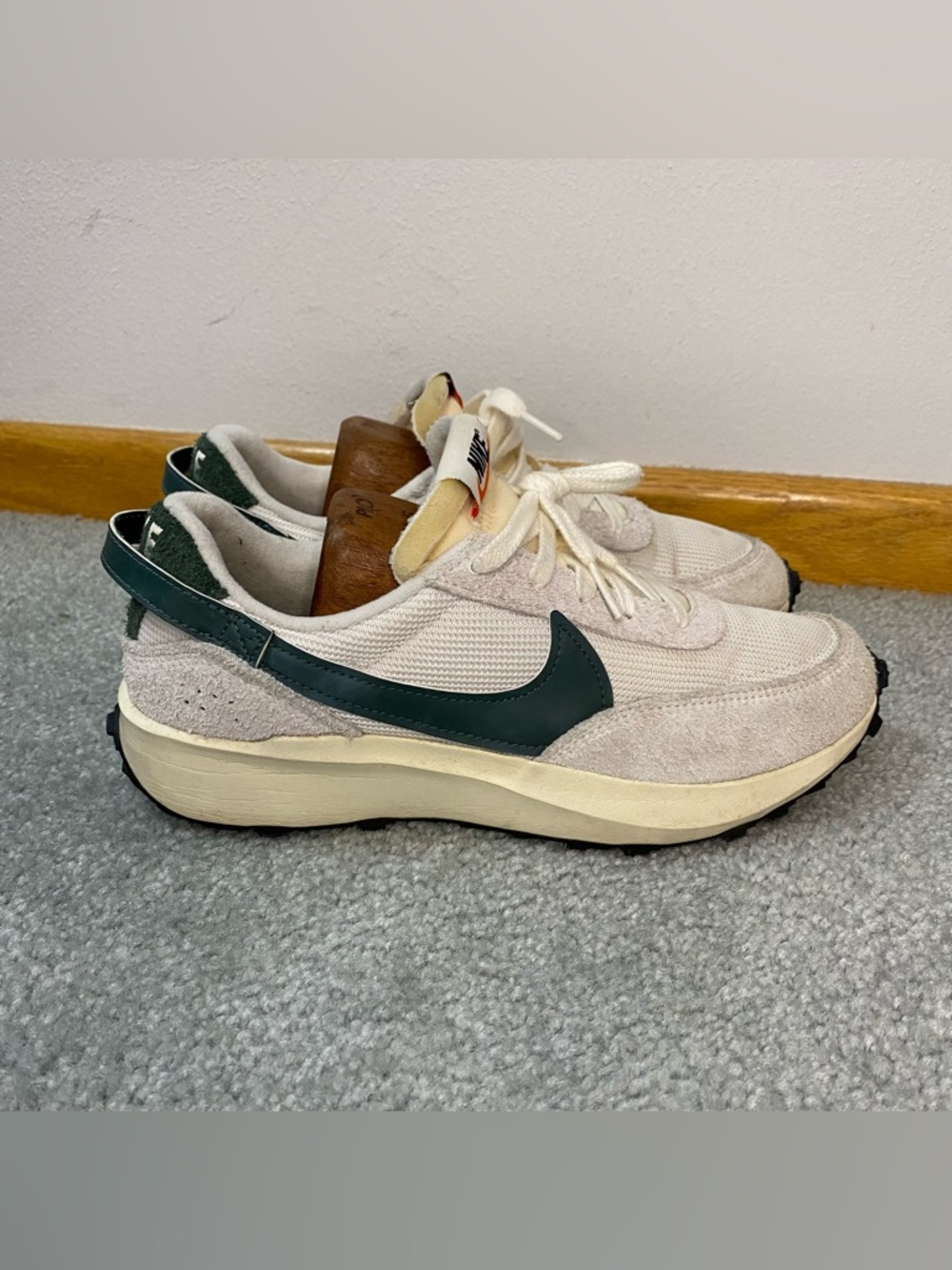 Nike Waffle Debut Vintage White Vintage Green Sneakers Women’s 8.5 DX2931-101